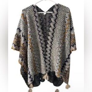 Michael Stars Zigzag Patterned Poncho OS